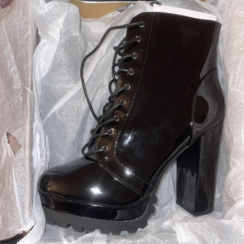 No strings attached booties